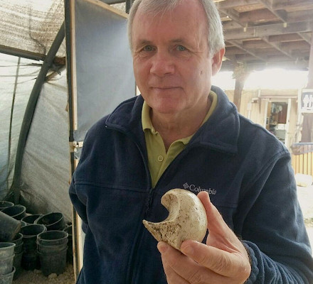 John and the column fragment