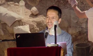 הרצאה של צחי דבירה בכנס מחקרי עיר דוד וירושלים הקדומה על העדויות הארכיאולוגיות כנגד מגמת הכחשת המקדש.
